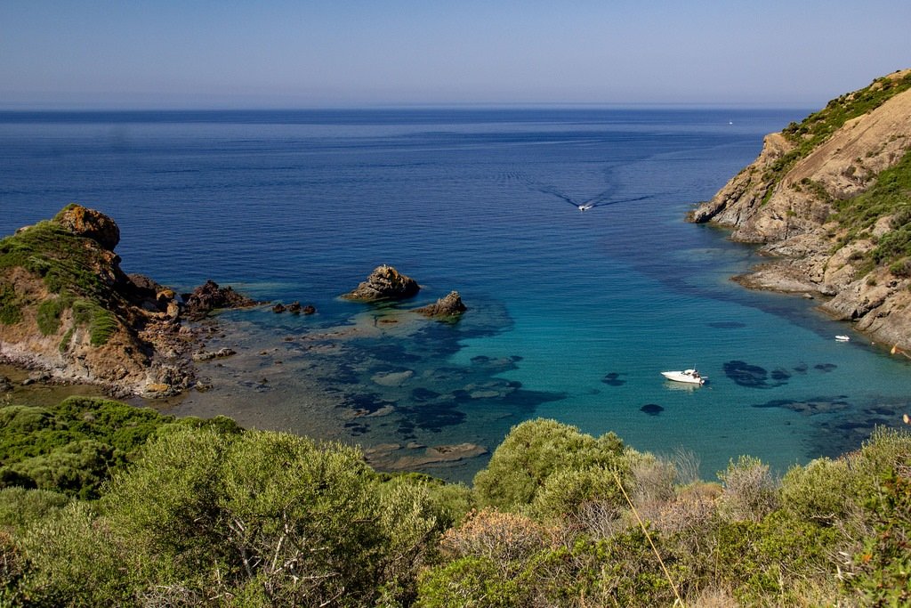 ostrov-Sardiniya.jpg